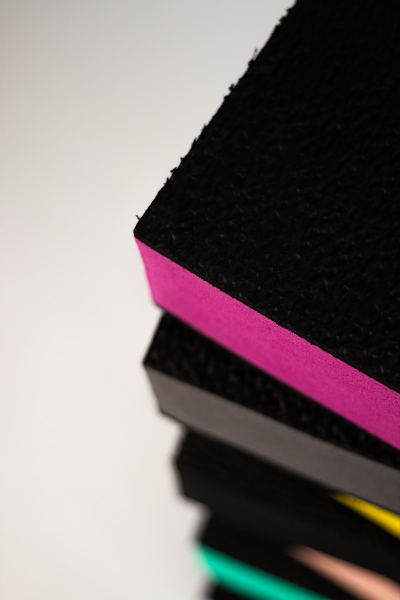 Detalhe das cores dos steps Versal 1